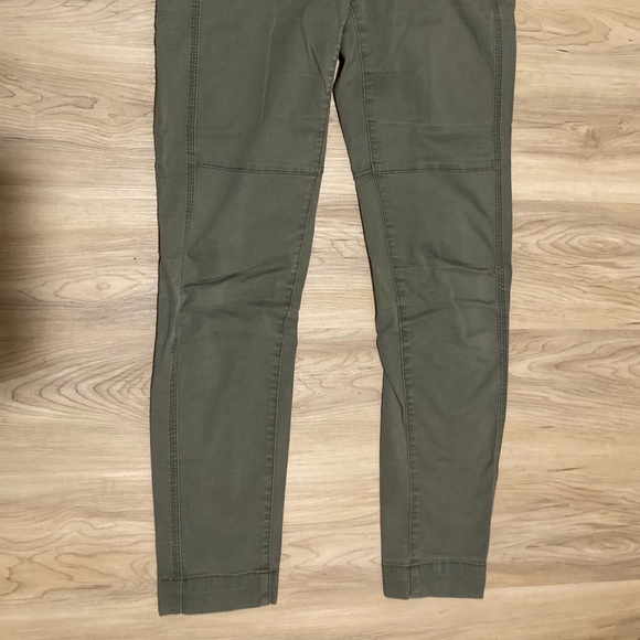 Gap Super Skinny Khakis - Picture 2 of 9